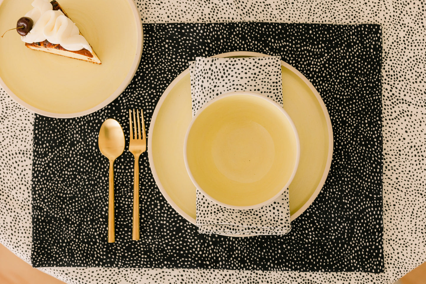 Leucadia, Marguerite, and Palizada - Placemat and Tablecloth Collection