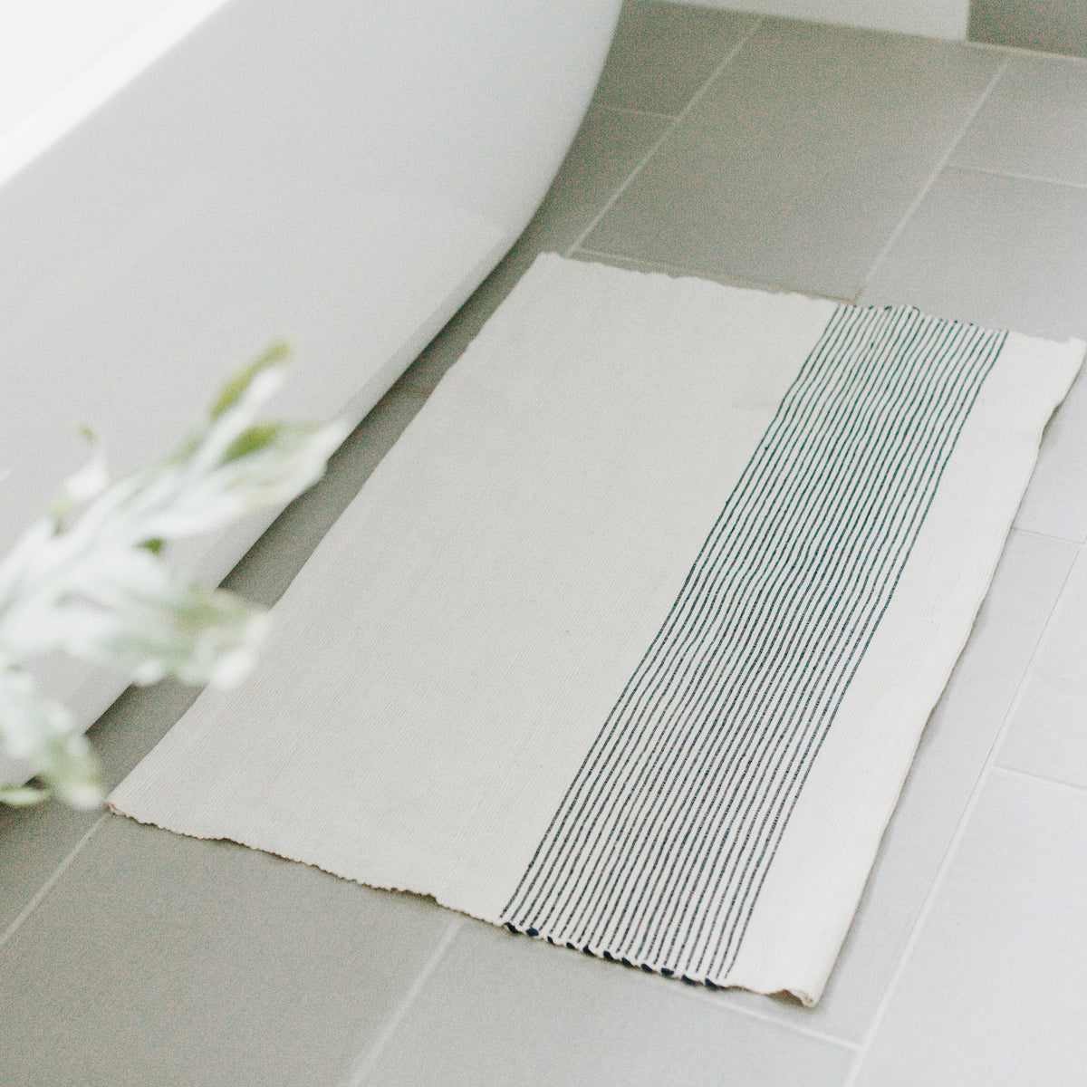 Riviera Bath Mat - Stylish and Soft Bathroom Essential for Any Decor